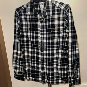 Black/White North Face Flanel.  Size M. Never worn NEW WITH TAGS